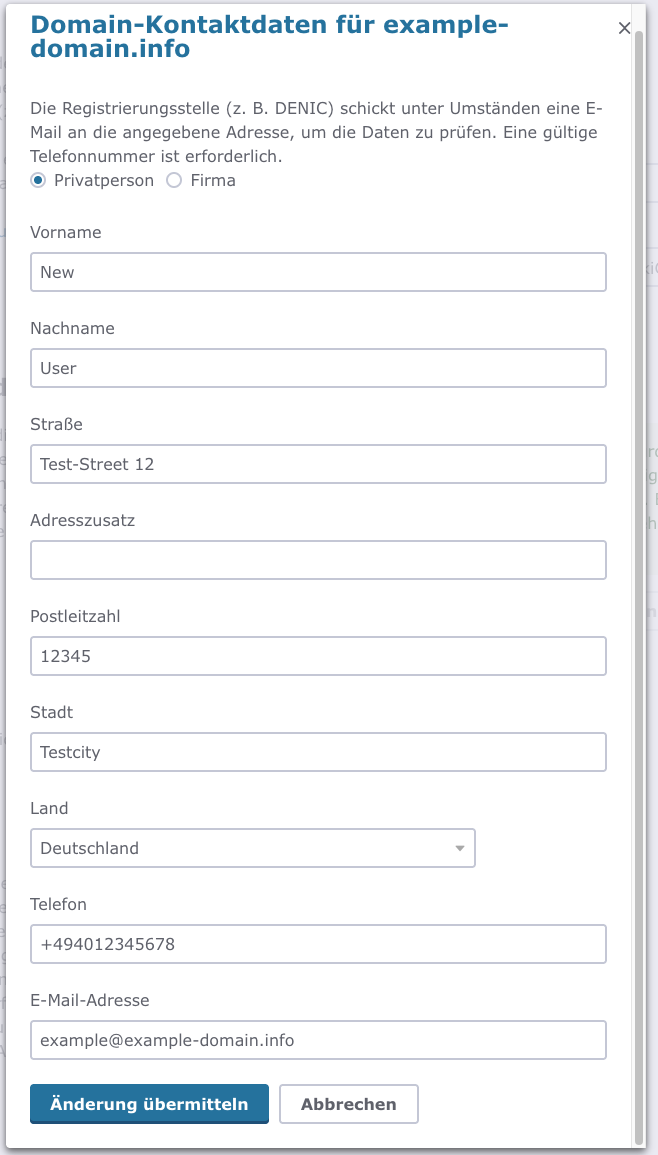 Fenster mit den Angaben zum Domaininhaber. Es zeigt Felder für Inhabertyp, Name, Adresse, Telefonnummer und E-Mail-Adresse, die du bearbeiten kannst, sowie einen Button zum Übermitteln deiner Änderungen.
