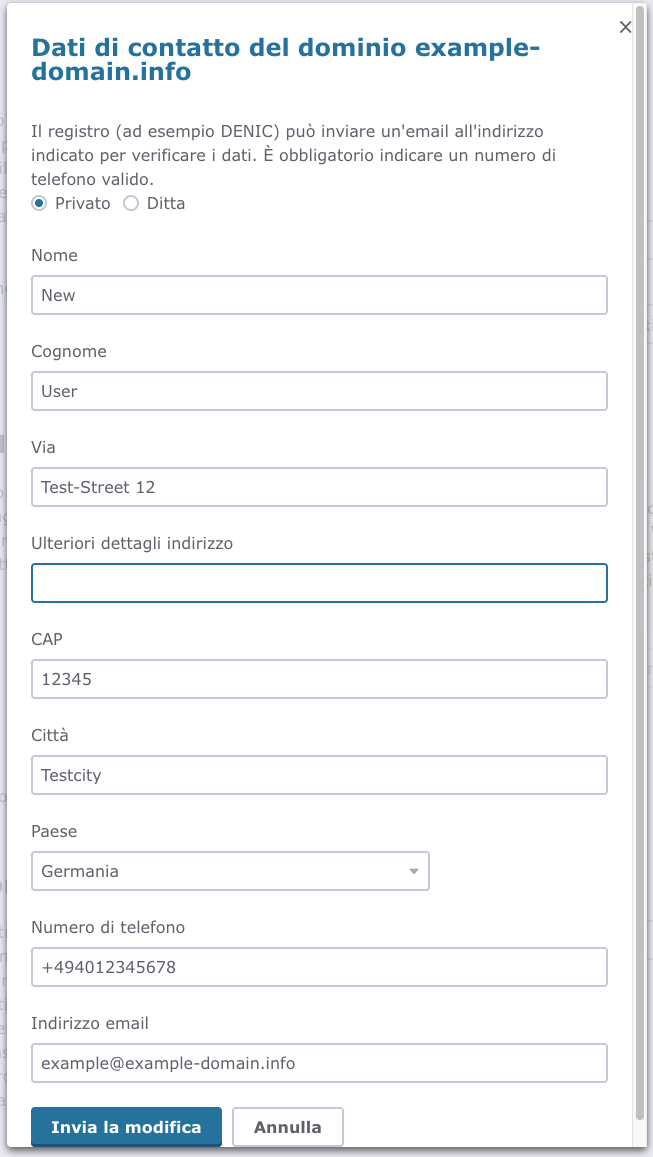 Finestra con i dati del titolare del dominio. Mostra i campi modificabili per tipo di titolare, nome, indirizzo, numero di telefono e indirizzo email, e un pulsante per inviare le modifiche.